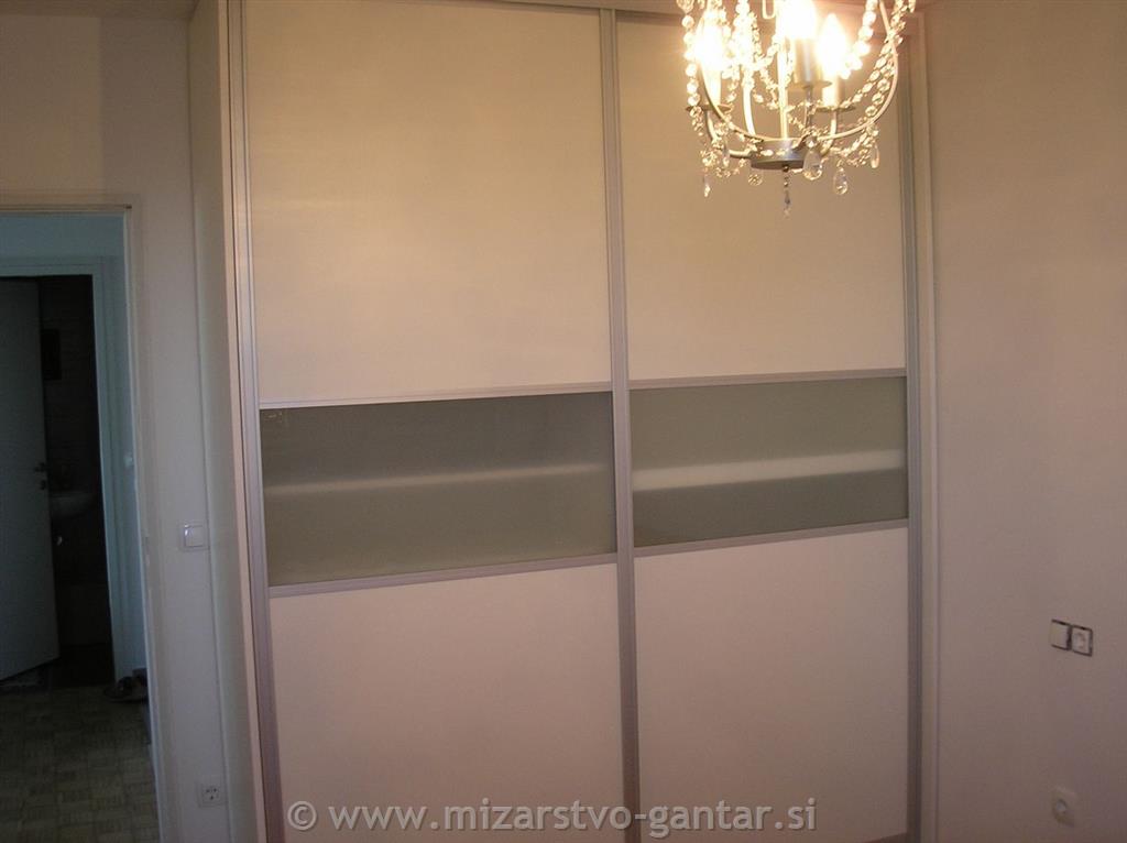Garderobna omara 02  - Mizarstvo Gantar