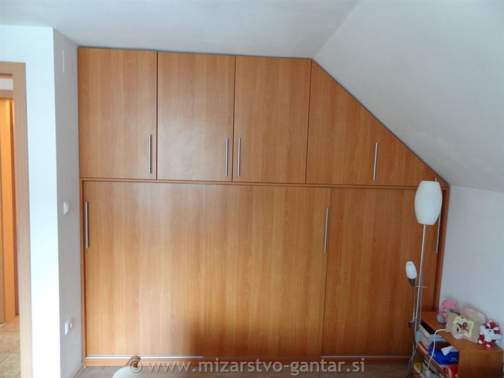 Garderobna omara 05  - Mizarstvo Gantar