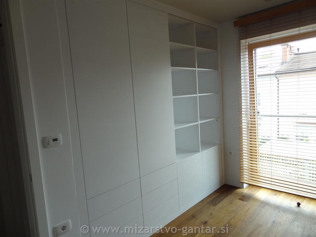 Garderobna omara 06  - Mizarstvo Gantar